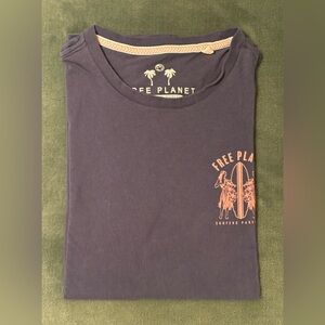 Free Planet Surf Graphic Tee in Dark Blue and Peach, Size: M (5422)